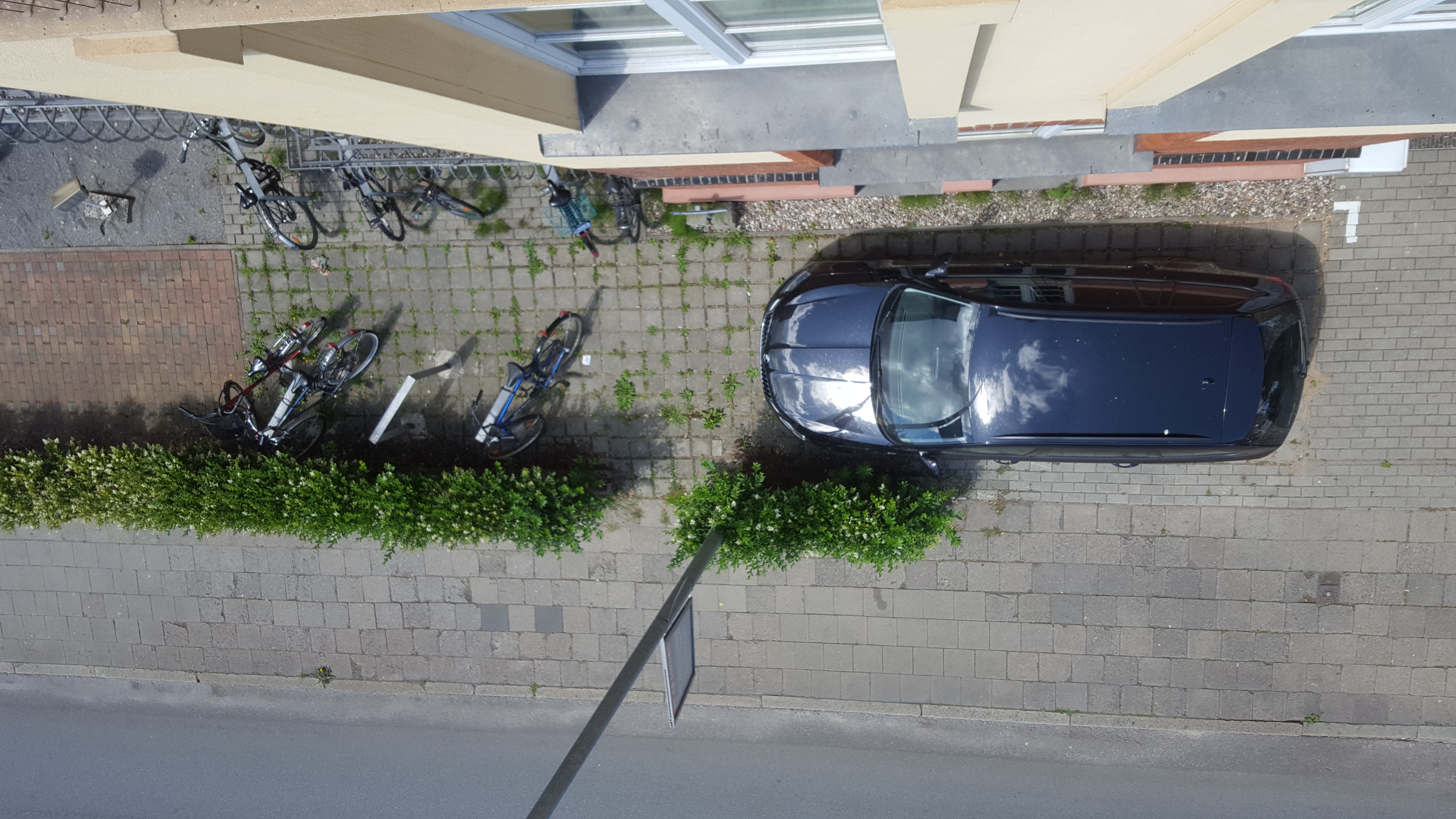 Verkehrsgünstige Stellflächen